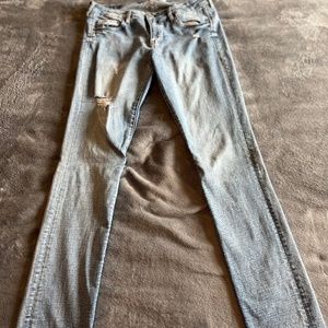 H&M, Size 33, light blue wash